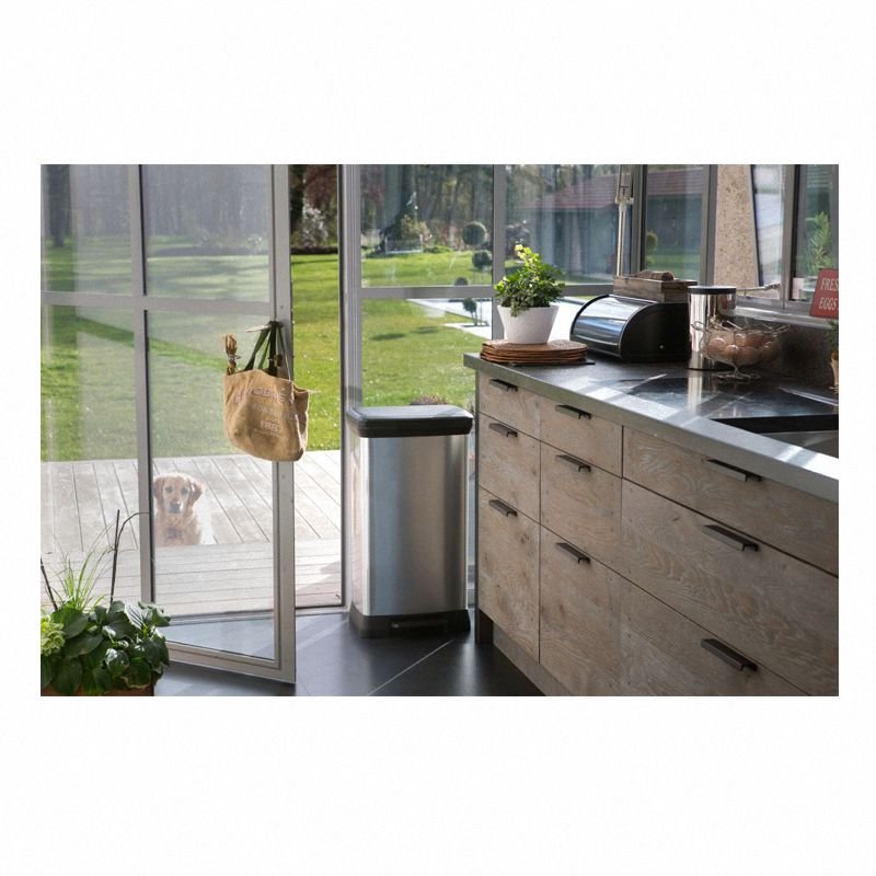 Metalowy kosz pedałowy 50L srebrny Curver 187177