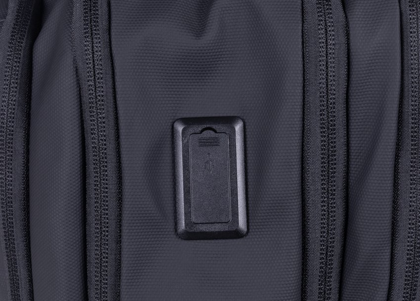 Plecak DONAU TRAVEL Berlin 15,6" 16l USB + kabel czarny