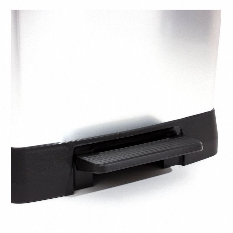 Metalowy kosz pedałowy 50L srebrny Curver 187177