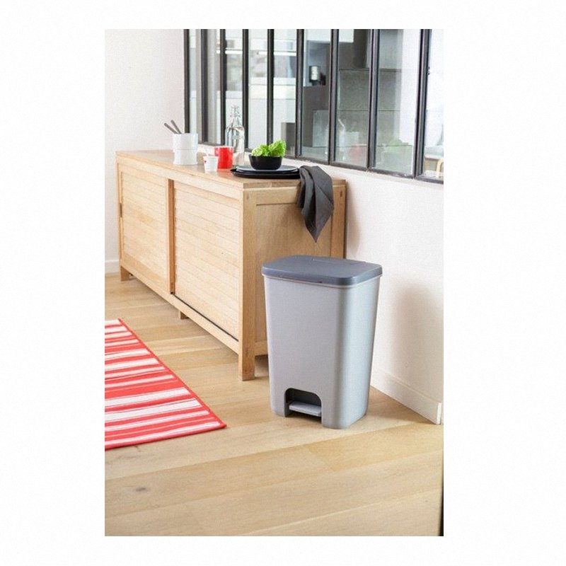 Kosz Essential Curver 40L na śmieci model 225359